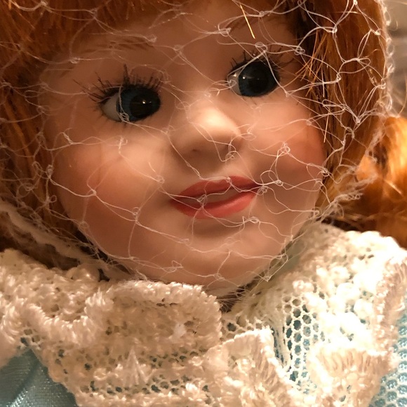 Porcelain “Childhood Dreams” doll by Show-Stoppers - Picture 6 of 6